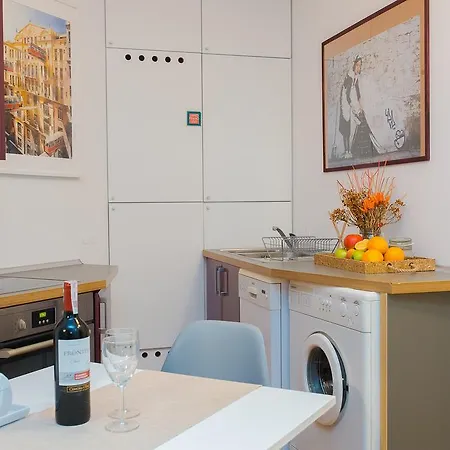 Wyzwolenia For 3 * Warszawa